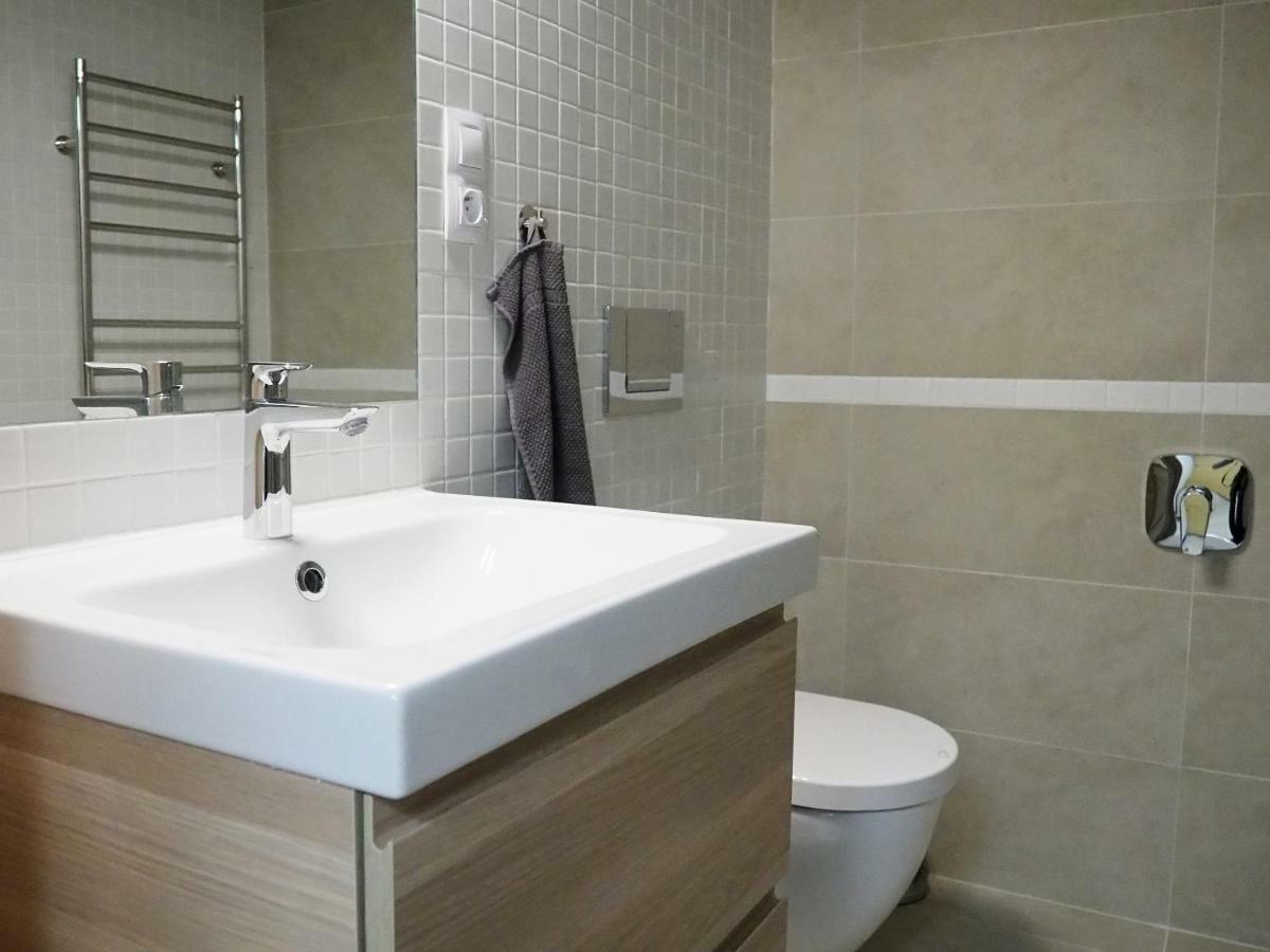 Ap10 - Apartments 4U Brezinova "Overnight Simply" Hradec Králové Buitenkant foto