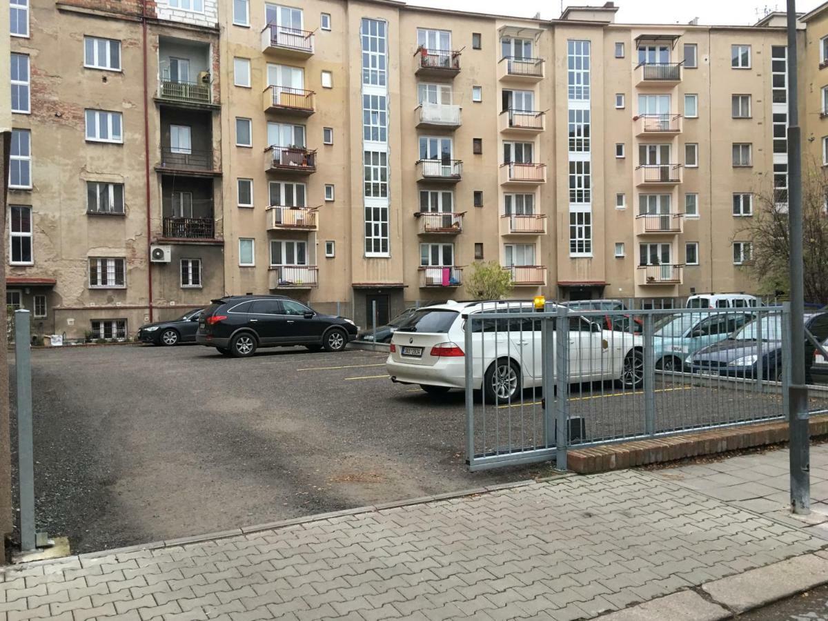 Ap10 - Apartments 4U Brezinova "Overnight Simply" Hradec Králové Buitenkant foto