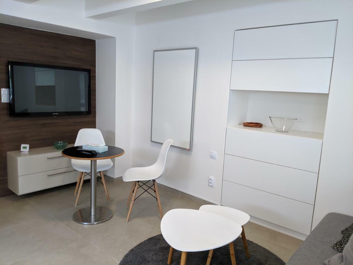 Ap10 - Apartments 4U Brezinova "Overnight Simply" Hradec Králové Buitenkant foto