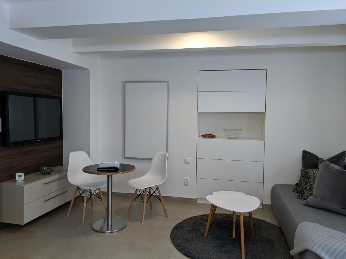 Ap10 - Apartments 4U Brezinova "Overnight Simply" Hradec Králové Buitenkant foto