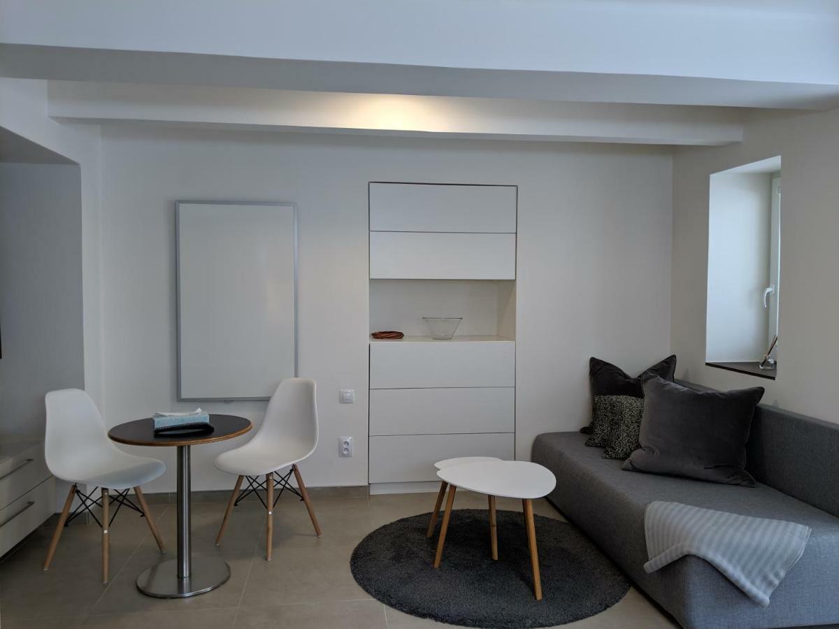Ap10 - Apartments 4U Brezinova "Overnight Simply" Hradec Králové Buitenkant foto
